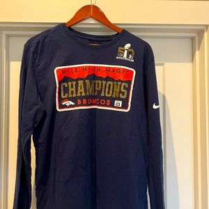 Men’s Nike XL Broncos Super Bowl 50 long sleeve shirt.